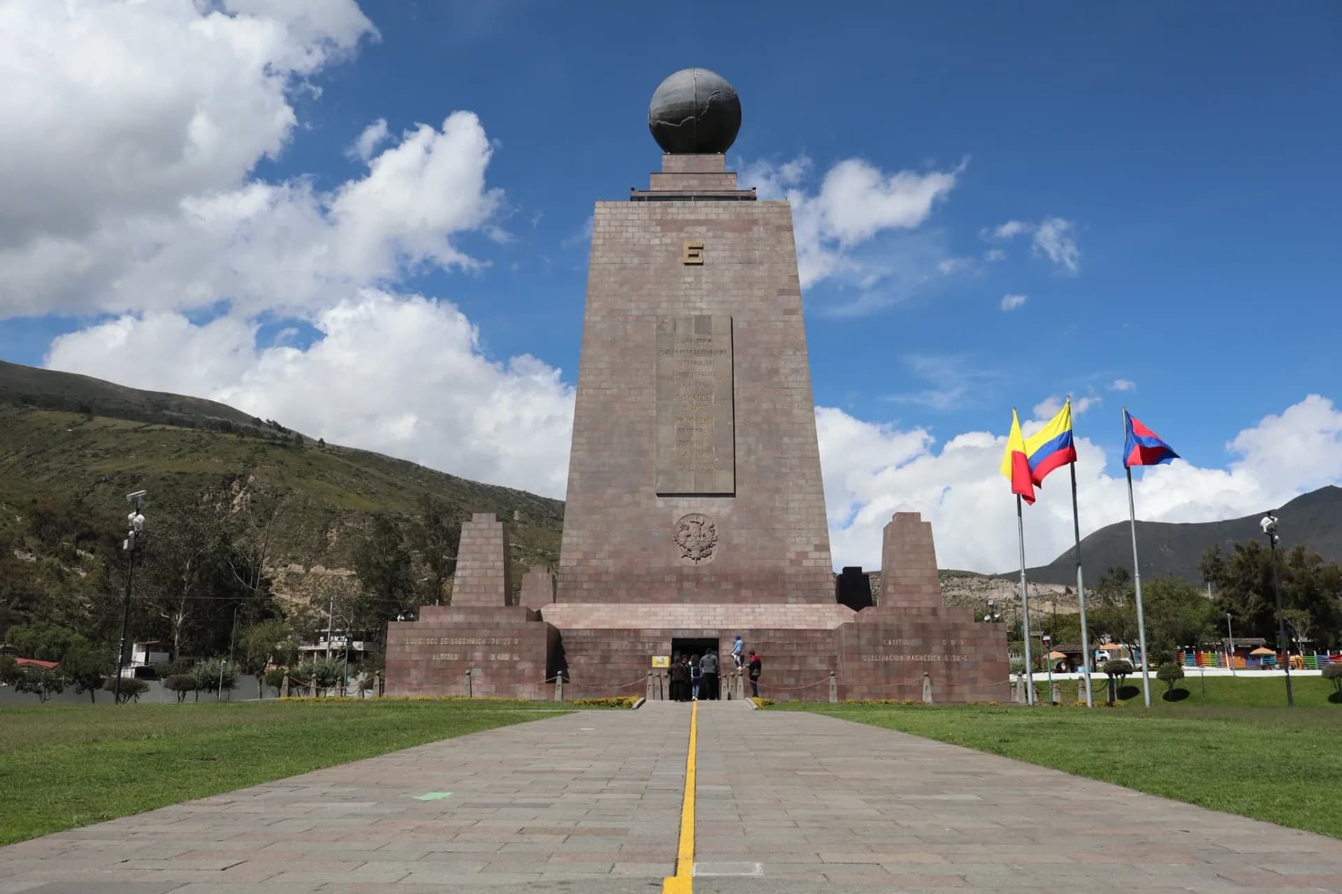 Quito City Tour: Panecillo Experience